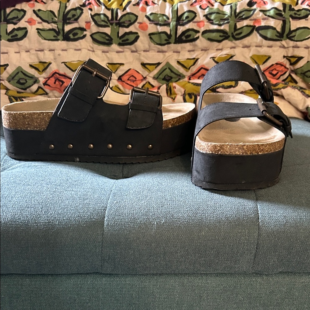Altar’d State Women's Black Double-Buckle Platform Sandals sz 6